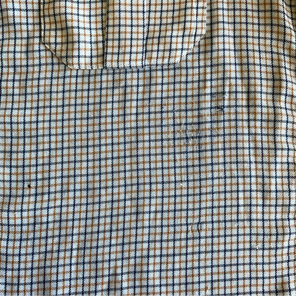 VTG LL Bean Cursive Script Tag Button Up Work Shirt
USA
Men’s 16
White Gold Blue - Picture 7 of 9